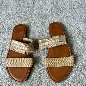 Women's Tan raffia straw Sandals 10